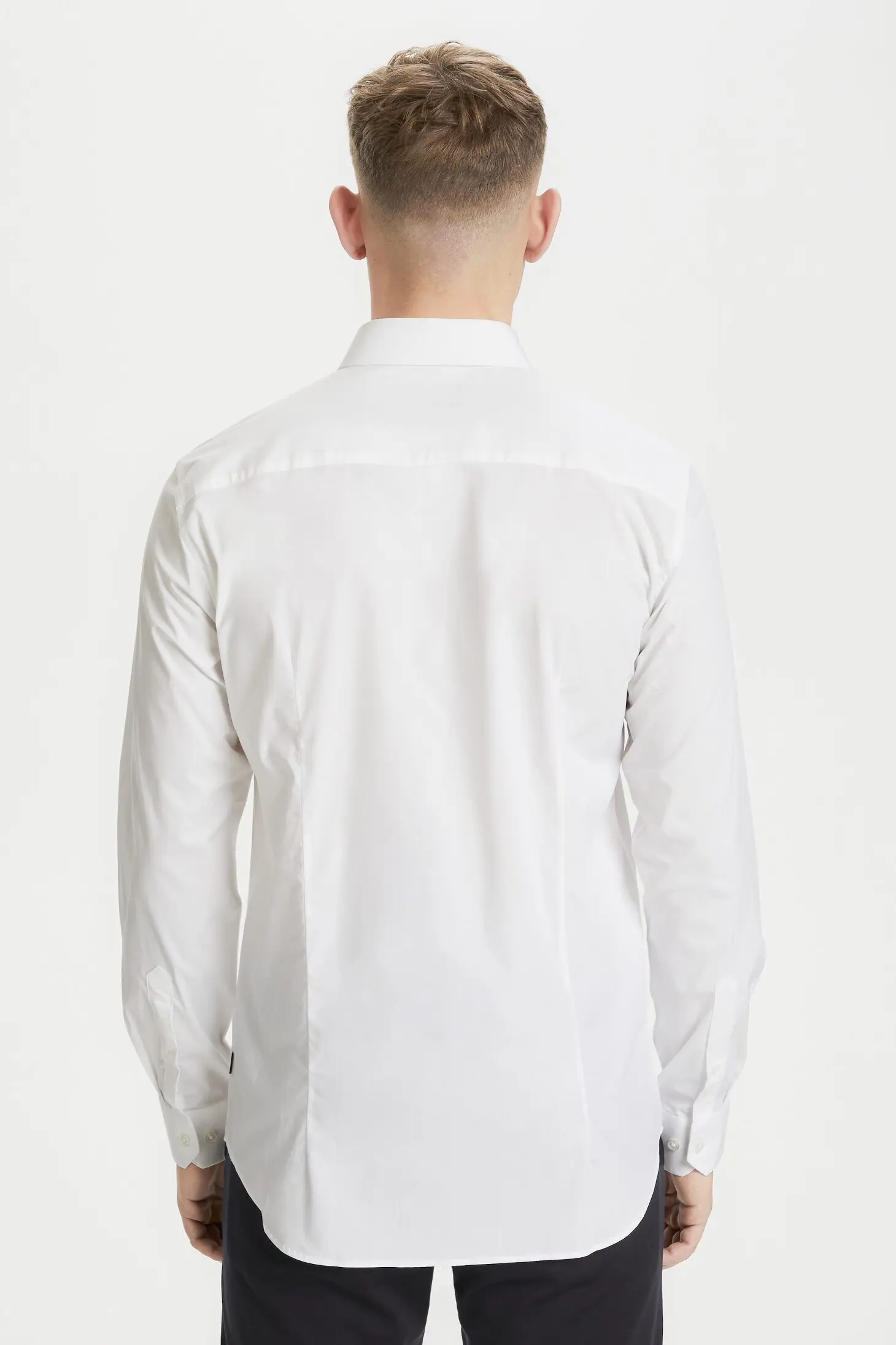 Рубашка приталенная мужская