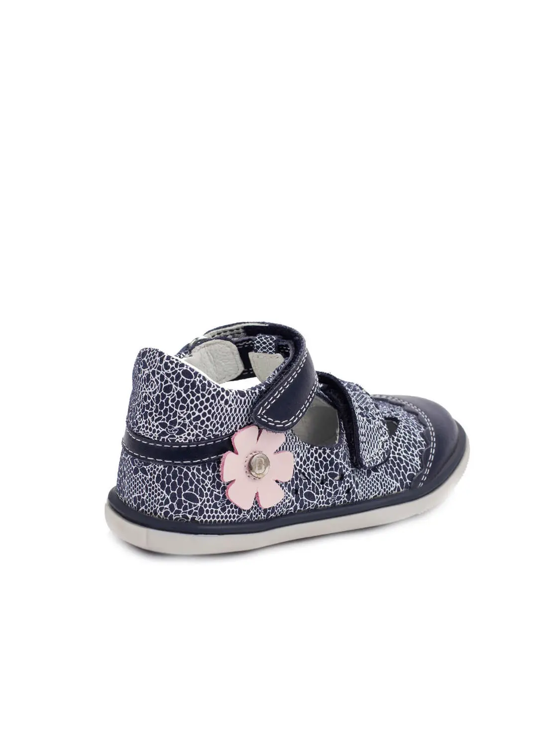 Сандалии на девочек