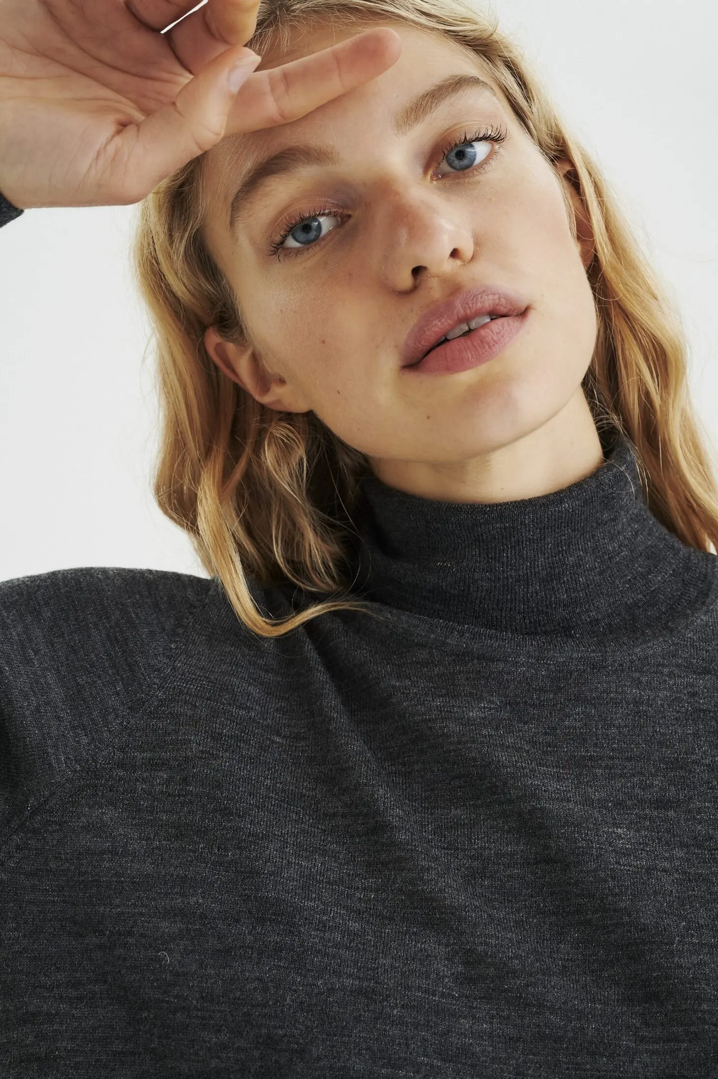 Свитер женский