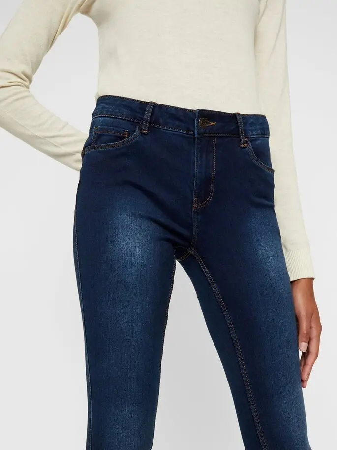 Джинсы slim fit женские