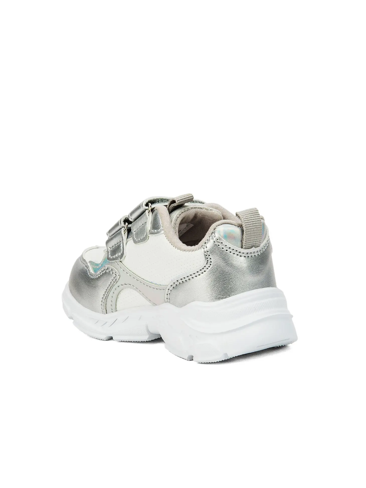 Кроссовки на девочек