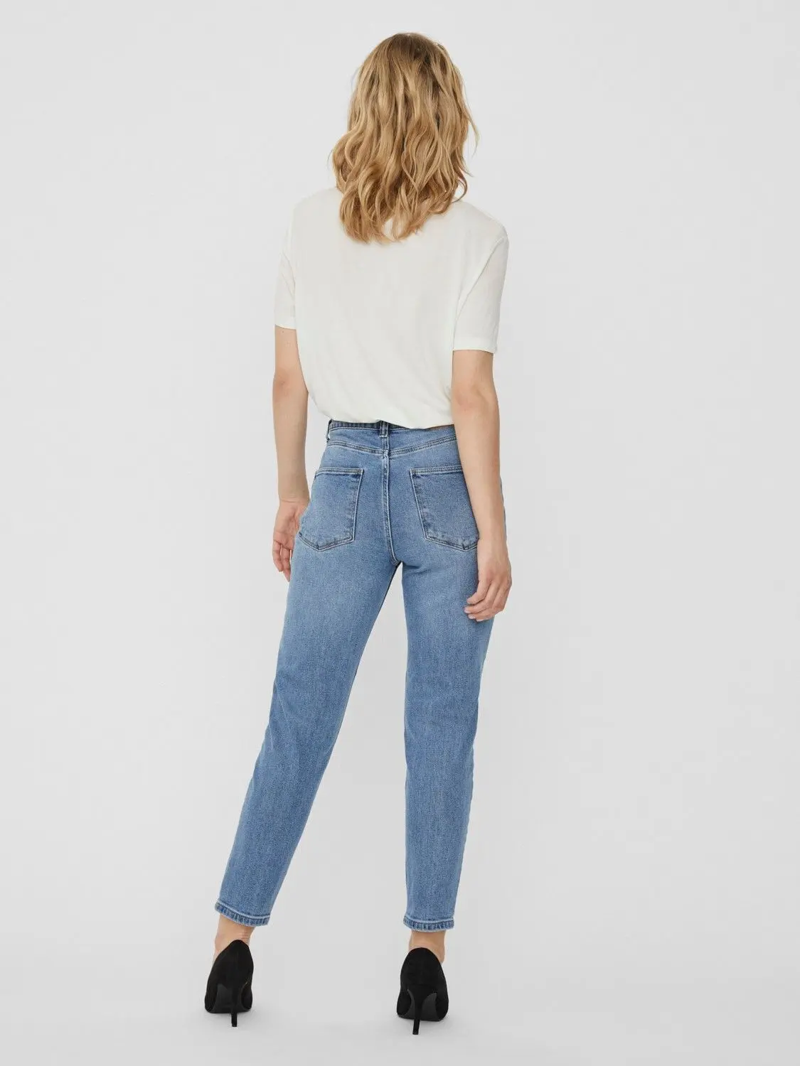 Джинсы mom fit женские