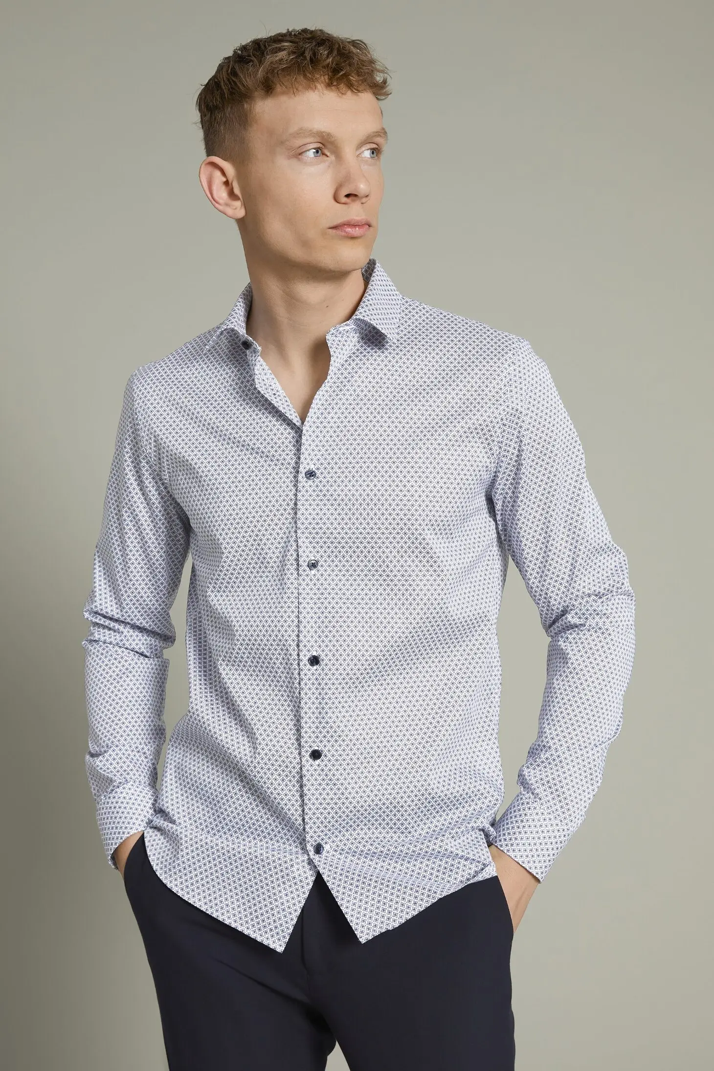 Рубашка приталенная мужская