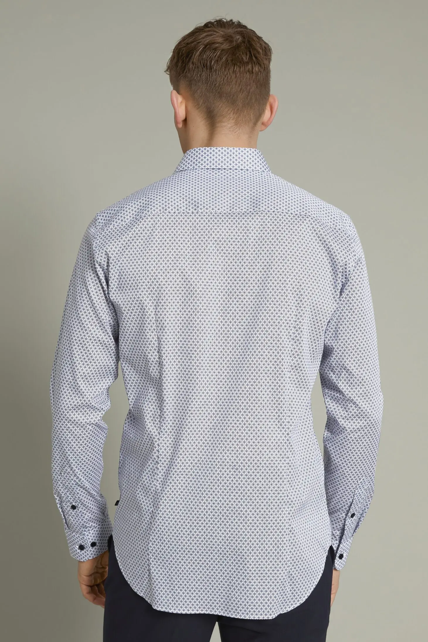 Рубашка приталенная мужская