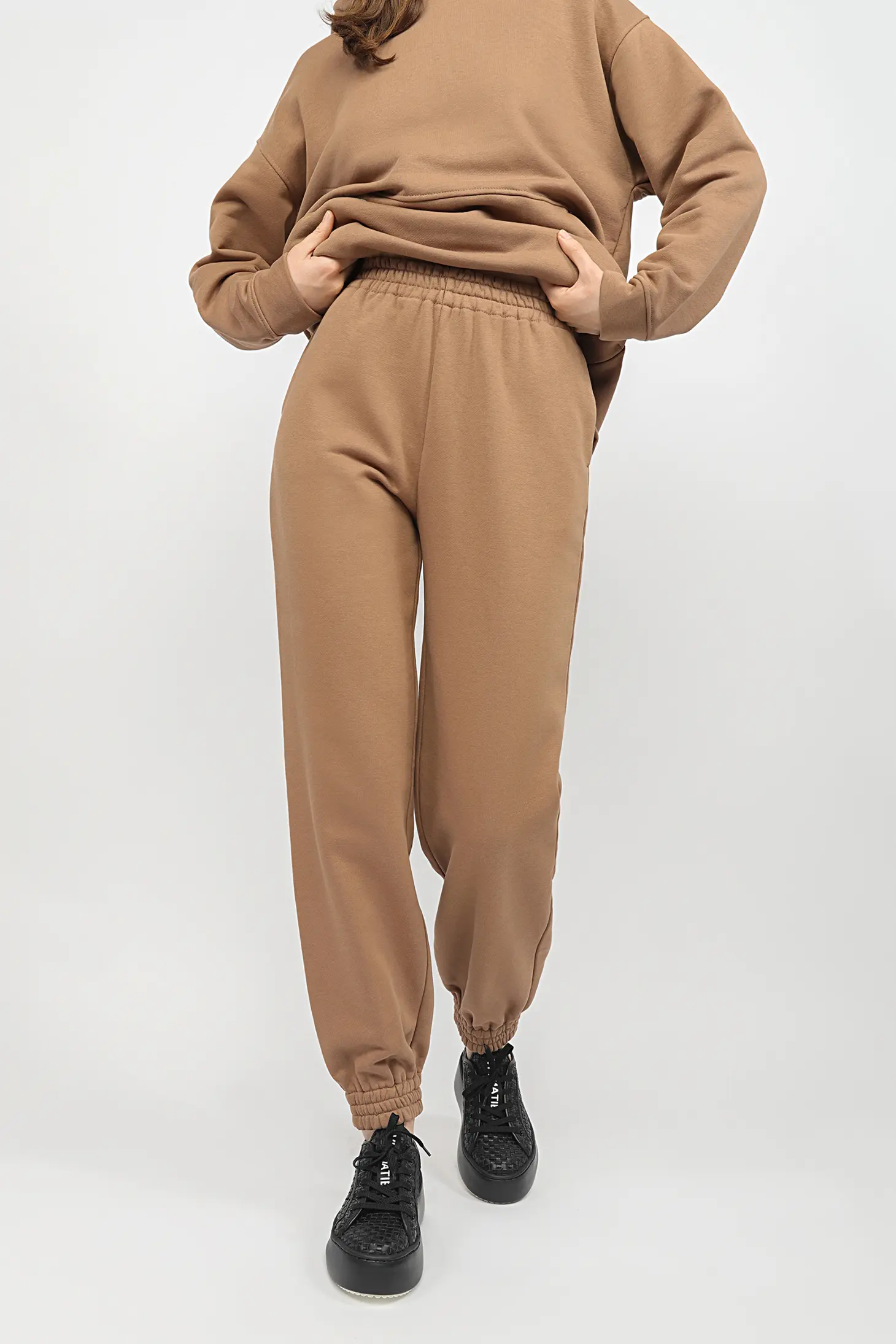 Брюки джоггеры женские