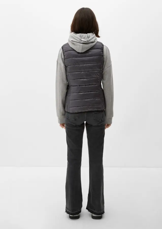 Жилет утепленный женский