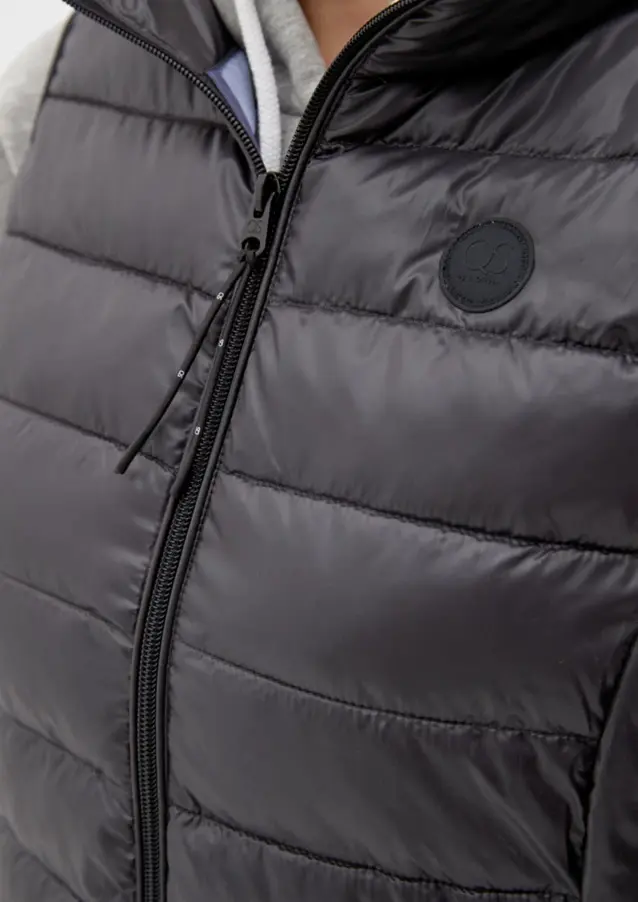 Жилет утепленный женский