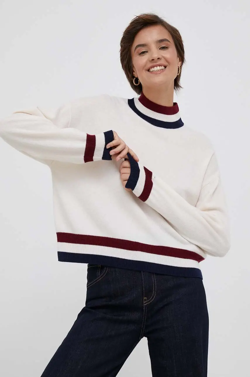 Свитер женский