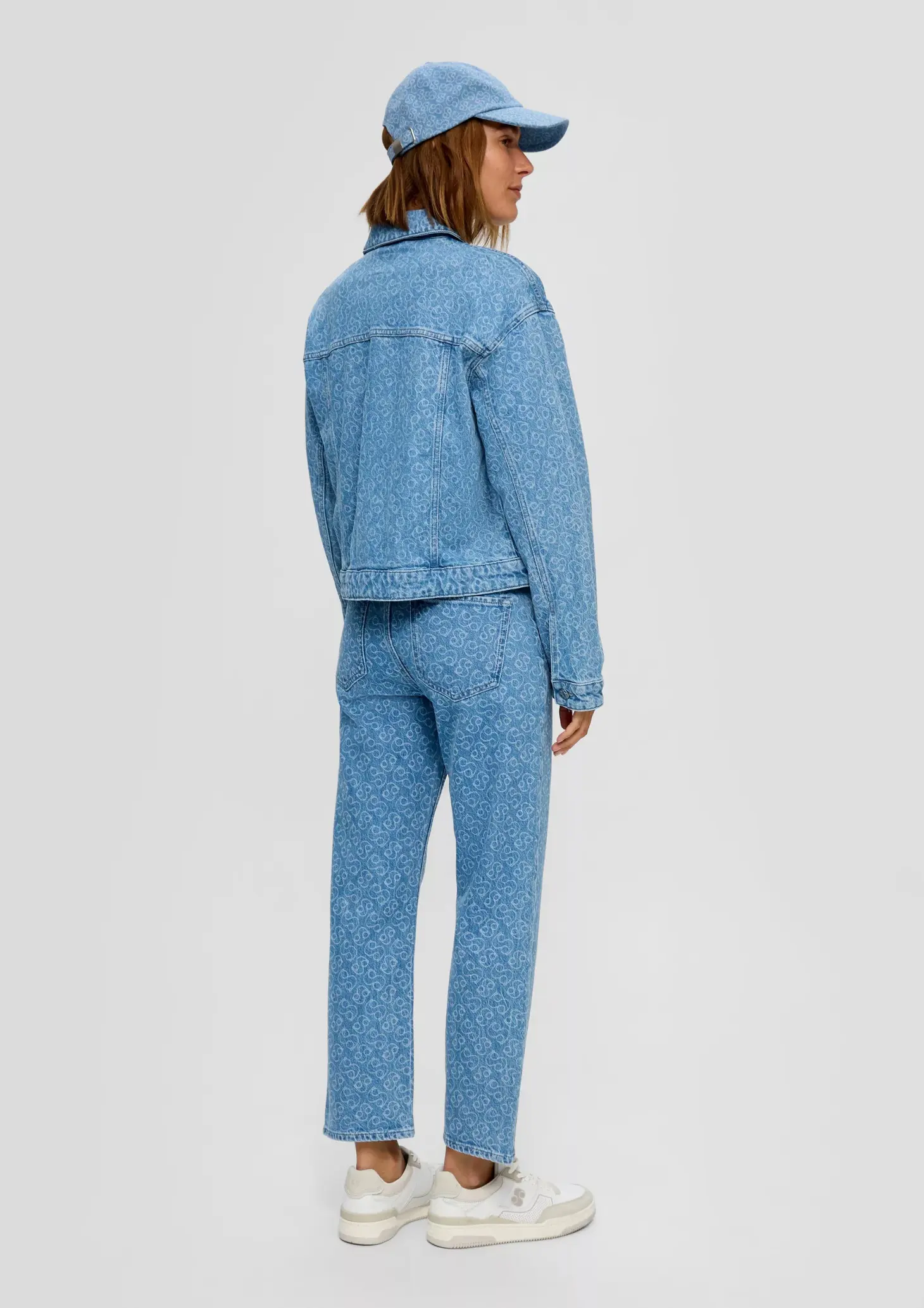 Куртка джинсовая женская