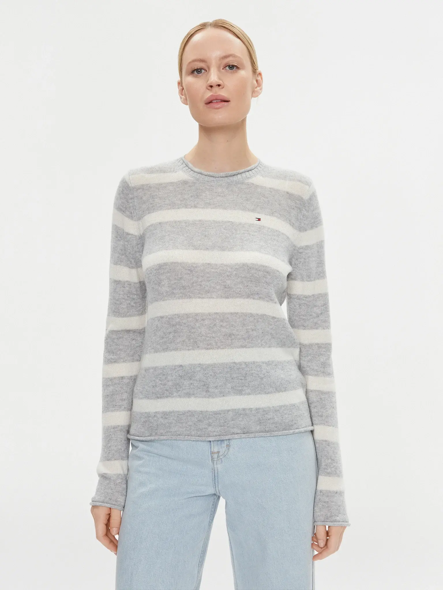 Свитер женский