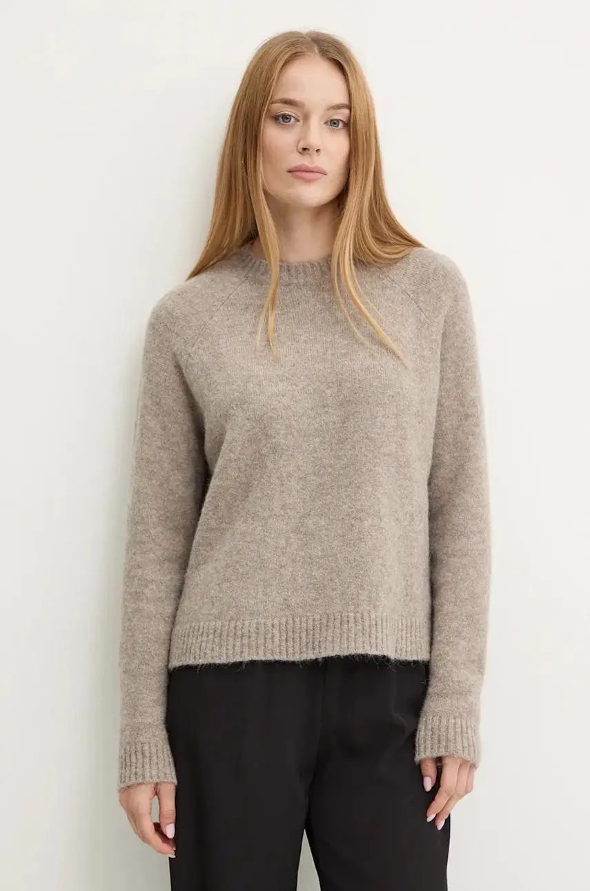 Свитер женский