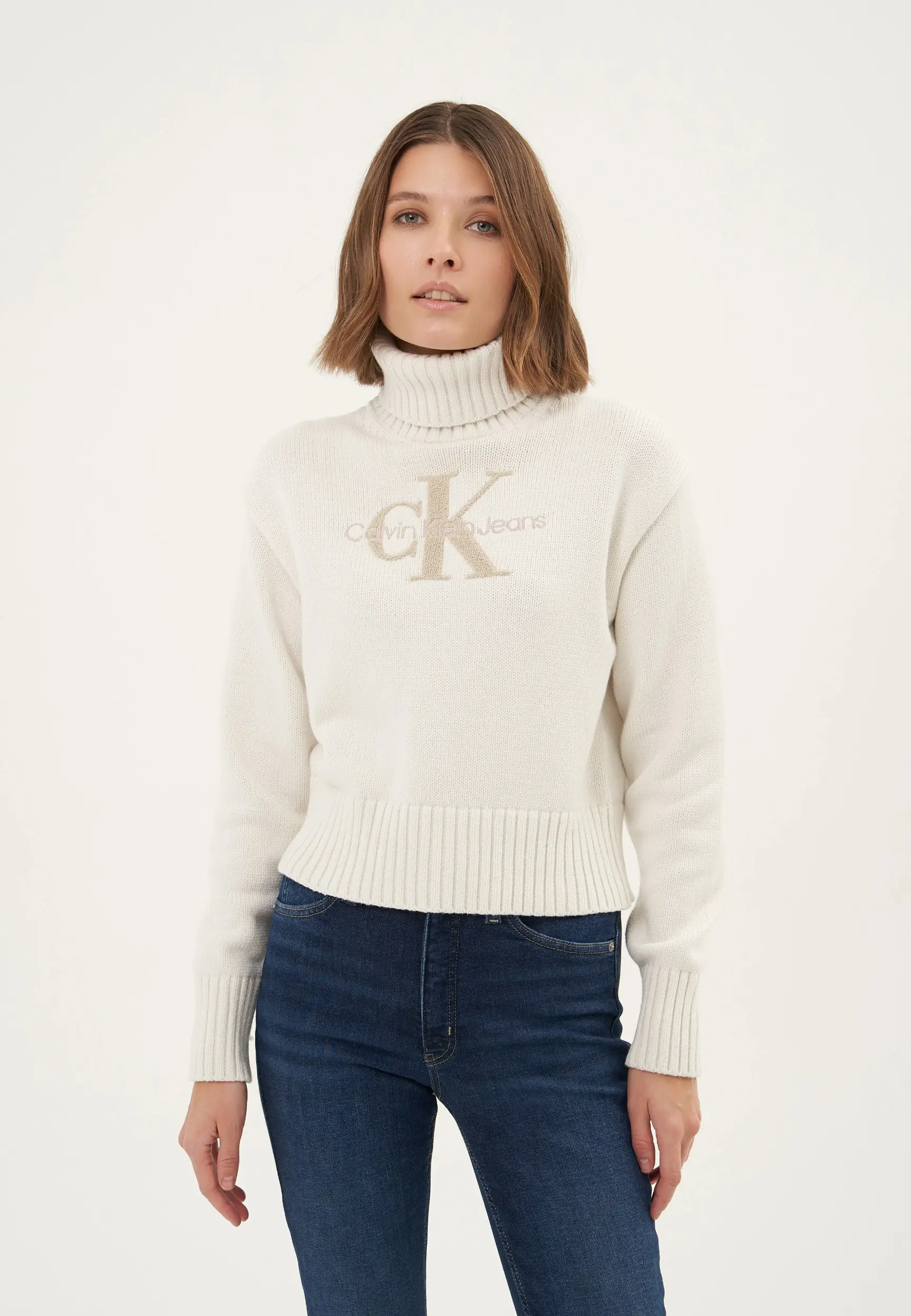 Свитер женский