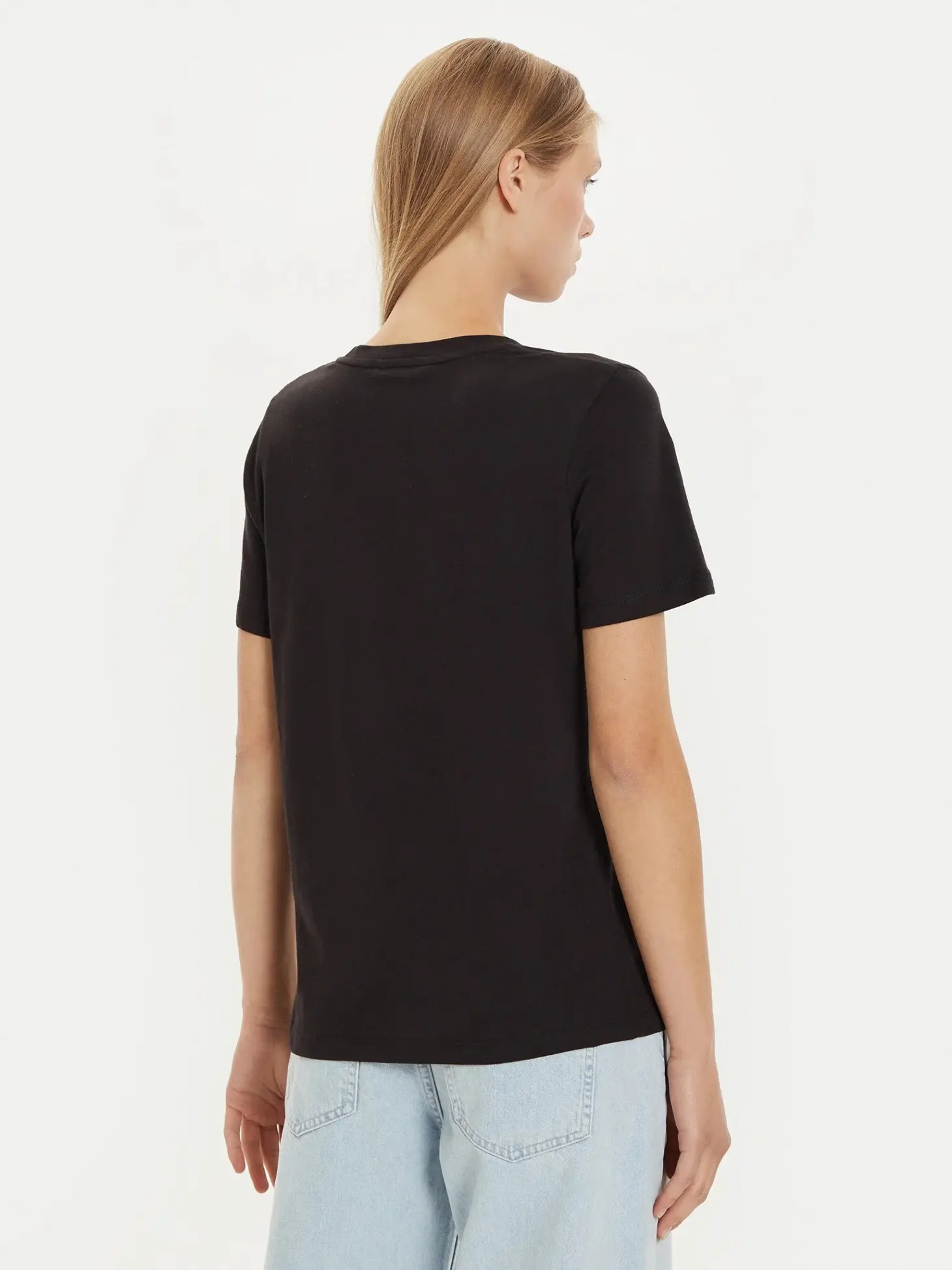 Футболка женская