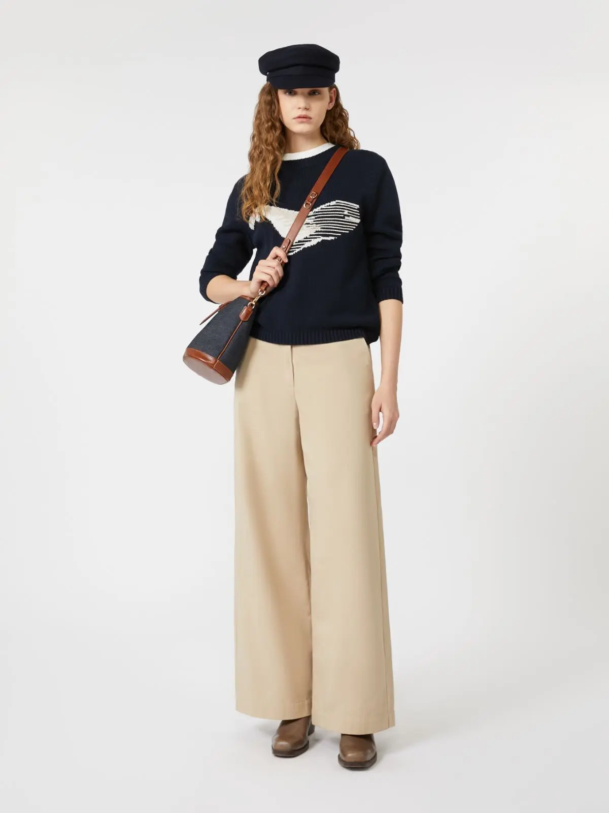 Свитер женский