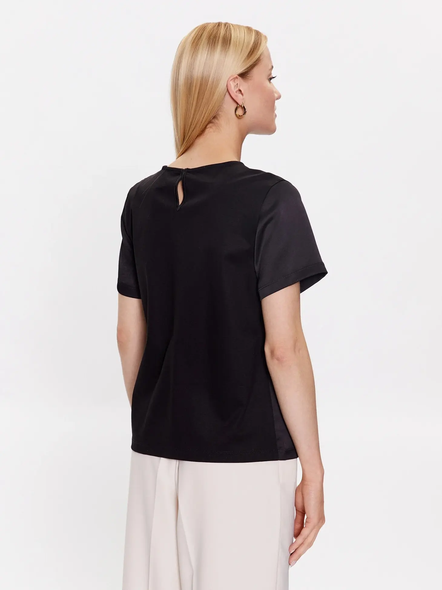 Футболка женская