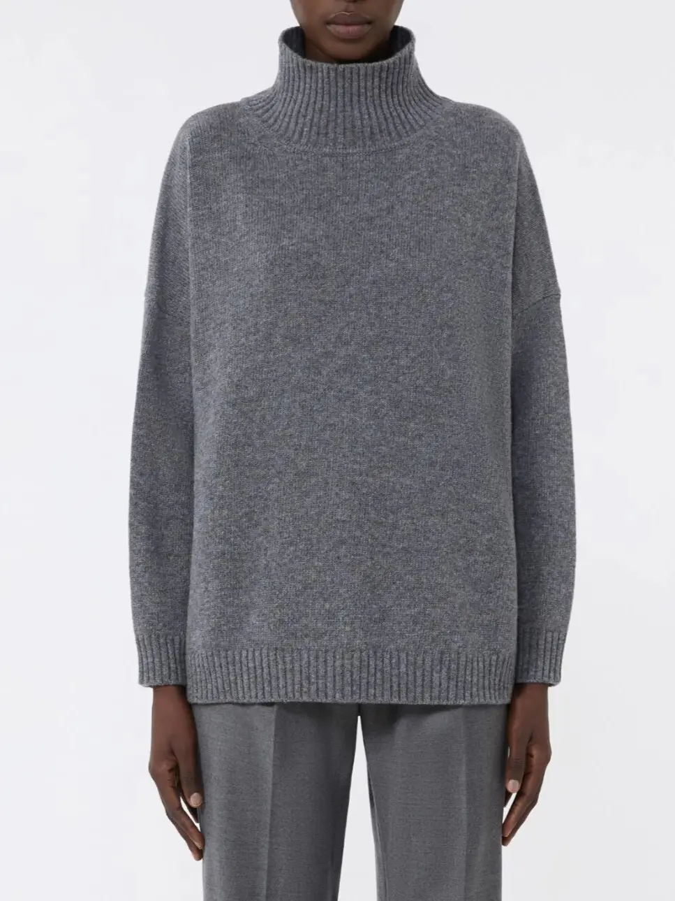 Свитер женский