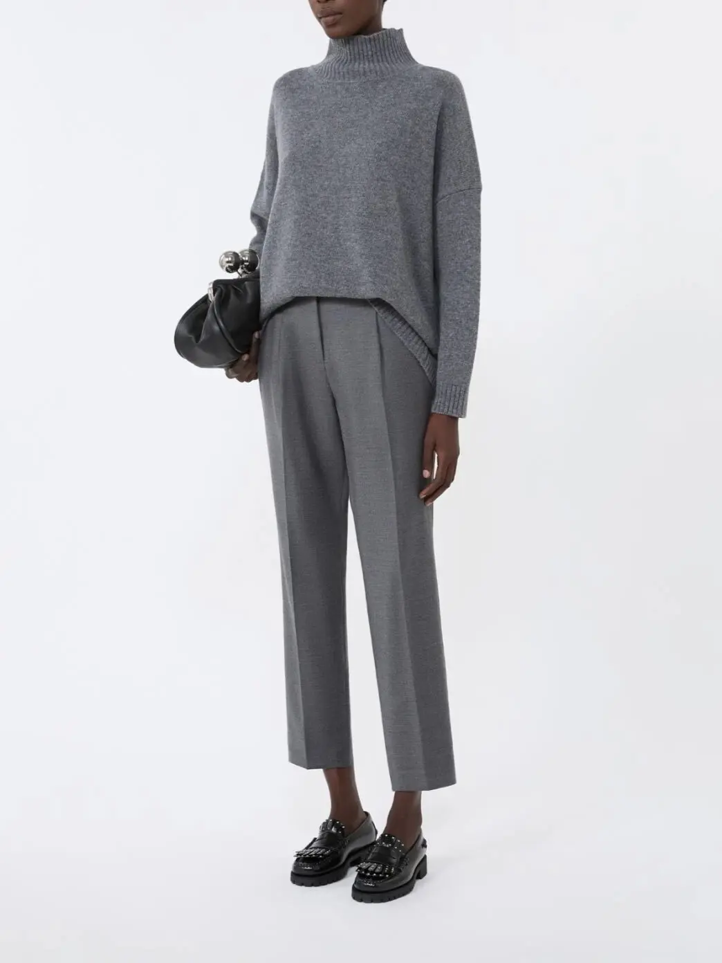 Свитер женский