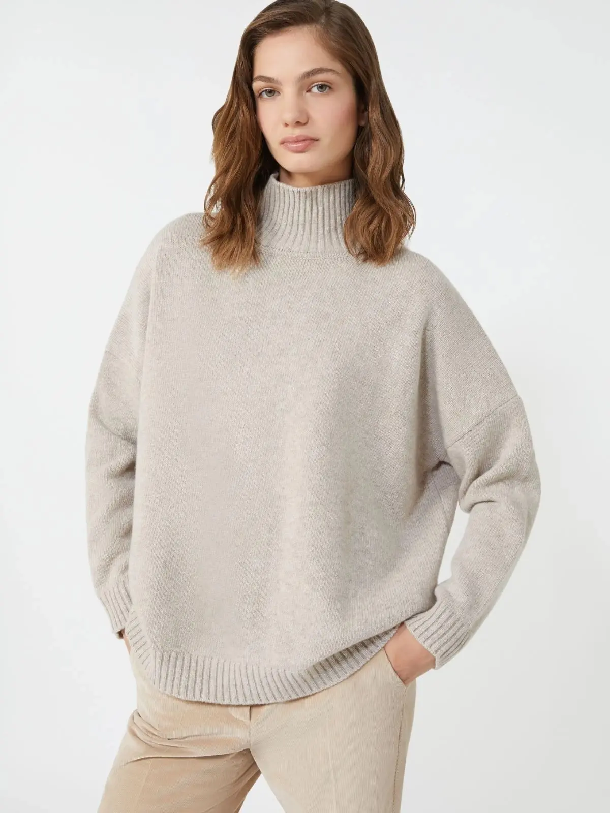 Свитер женский