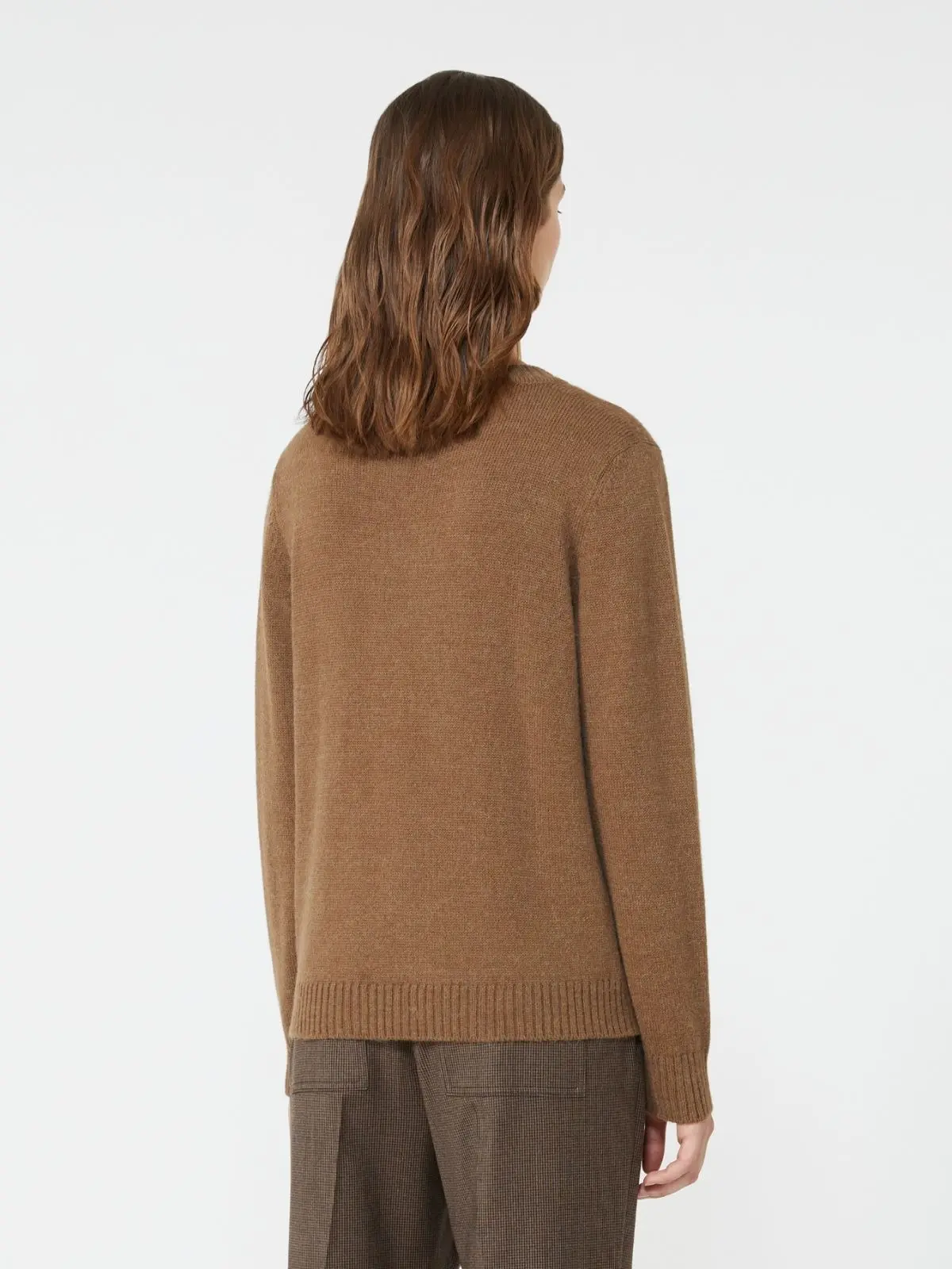 Свитер женский