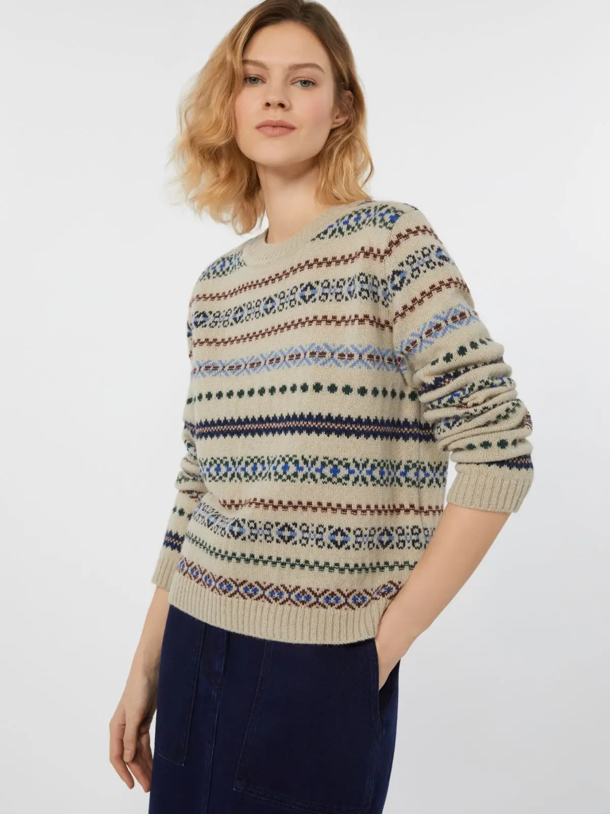 Свитер женский