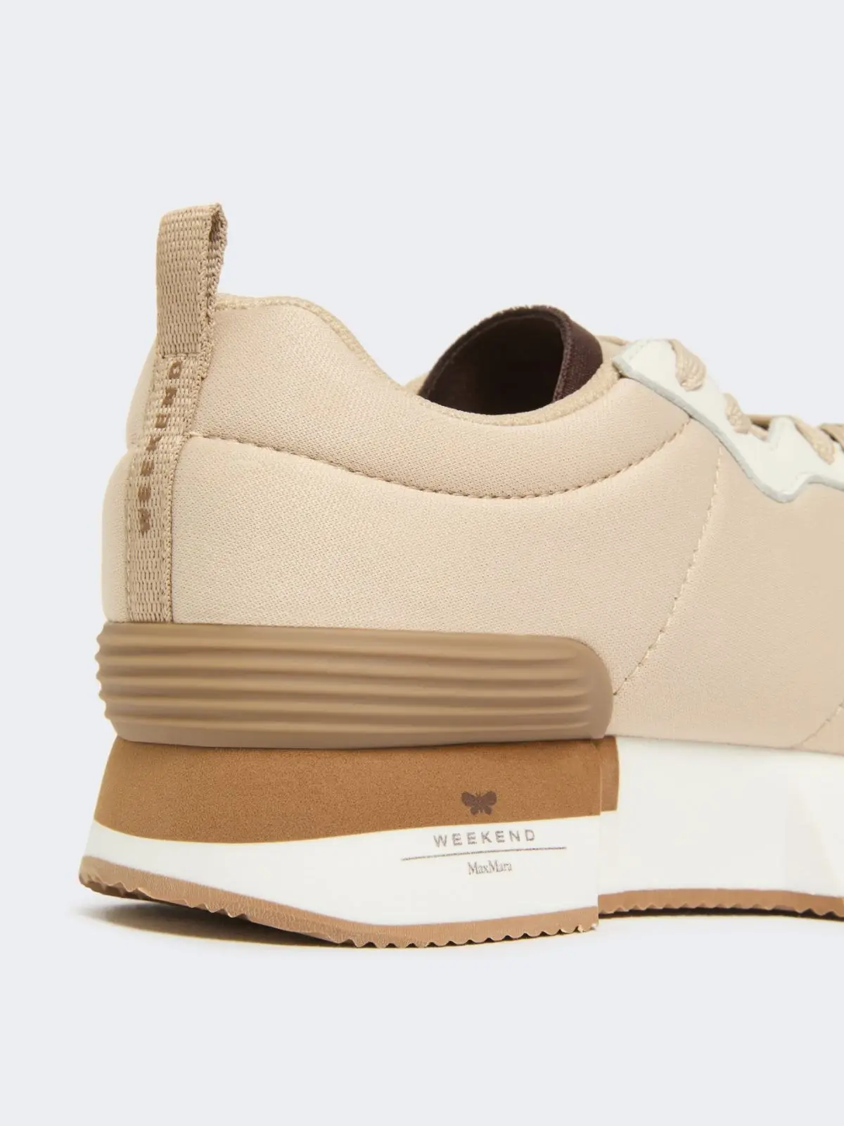 Кроссовки женские