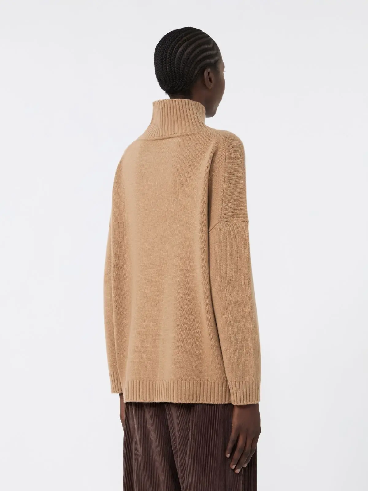 Свитер женский