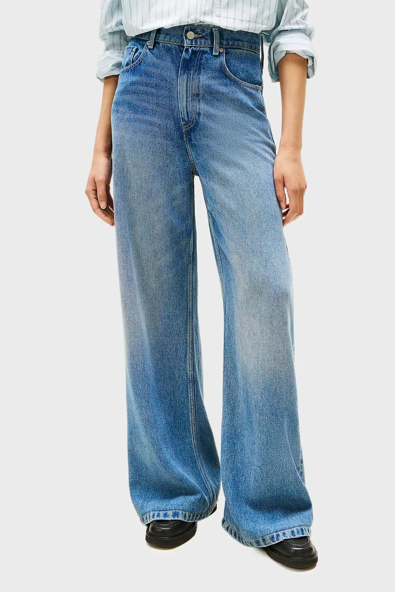 Джинсы широкие и клеш женские