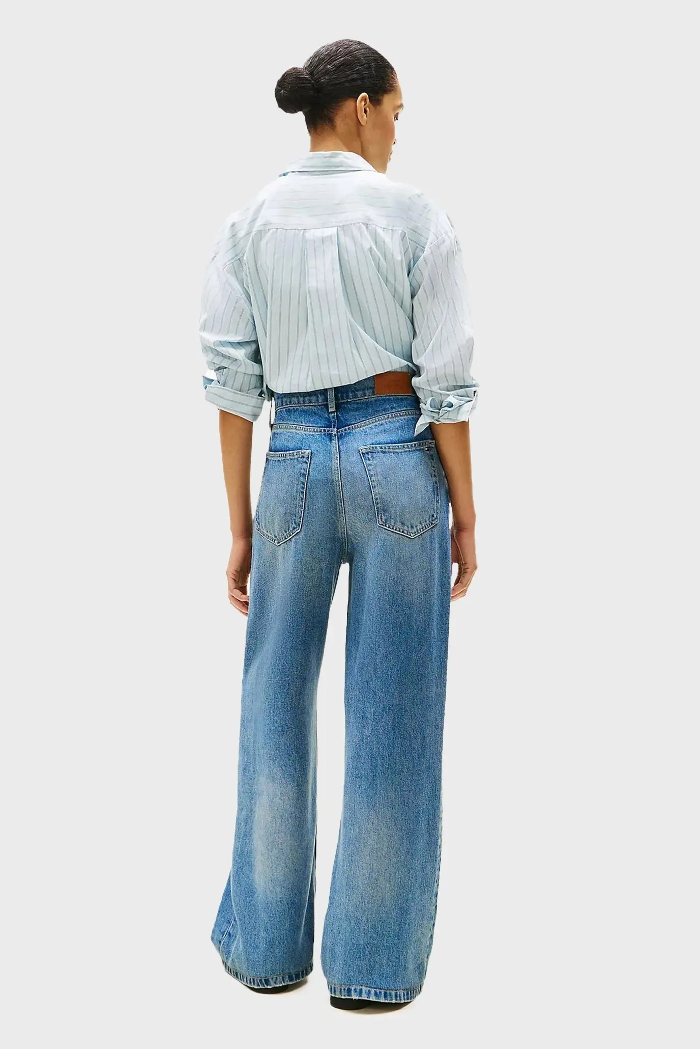 Джинсы широкие и клеш женские