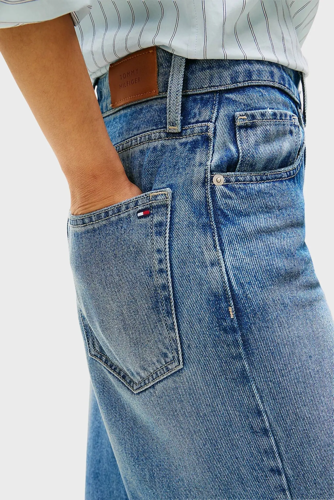 Джинсы широкие и клеш женские