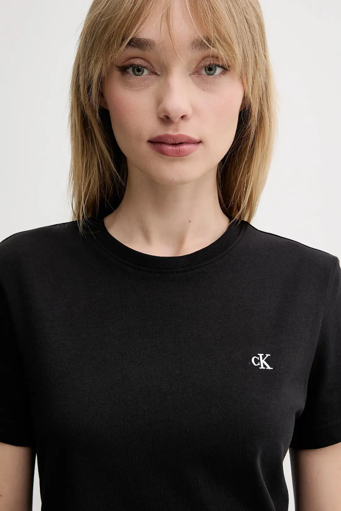 Футболка женская