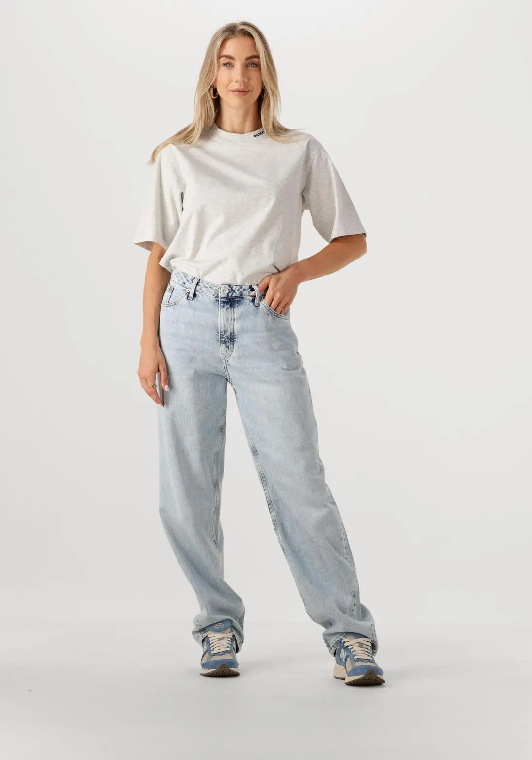 Футболка женская