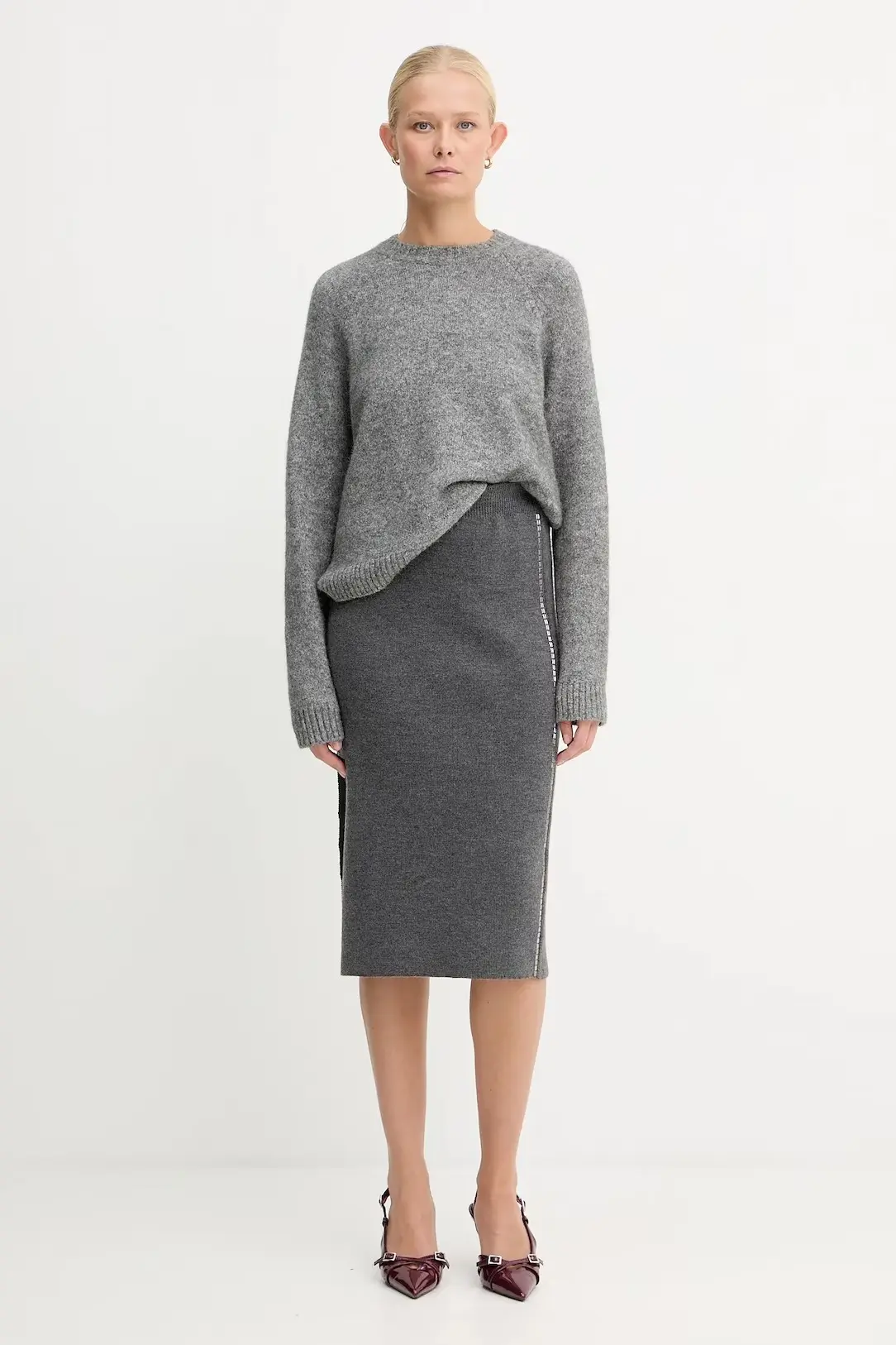 Свитер женский