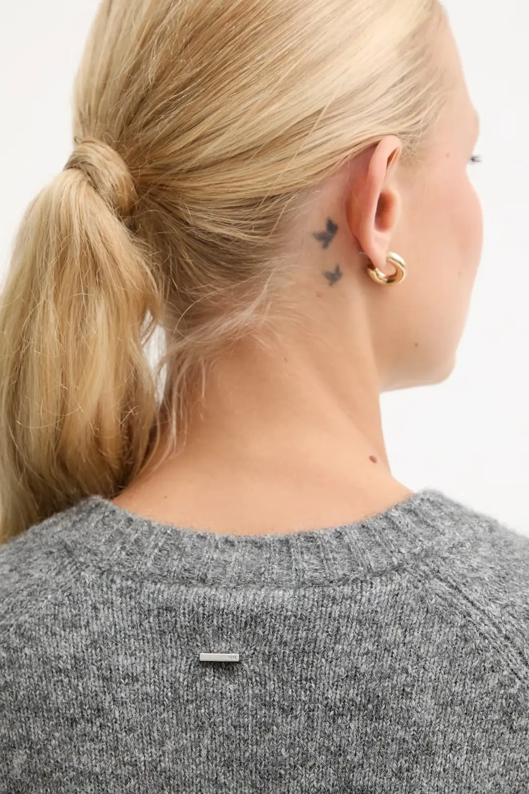 Свитер женский