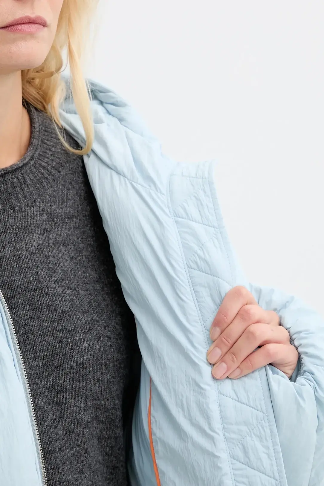 Куртка зимняя женская