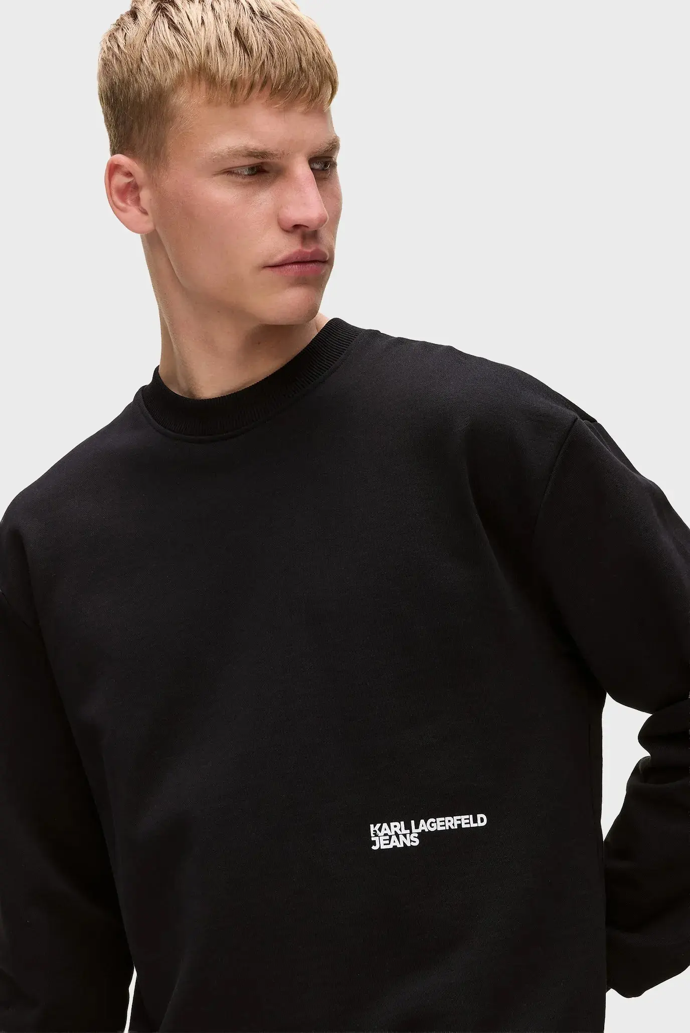 Свитер мужской