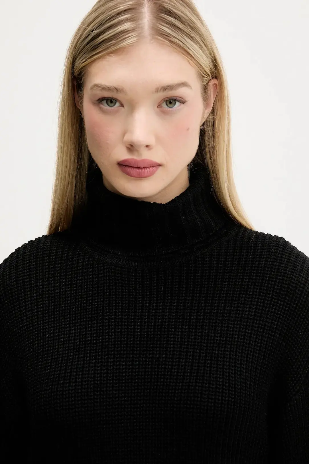 Свитер женский