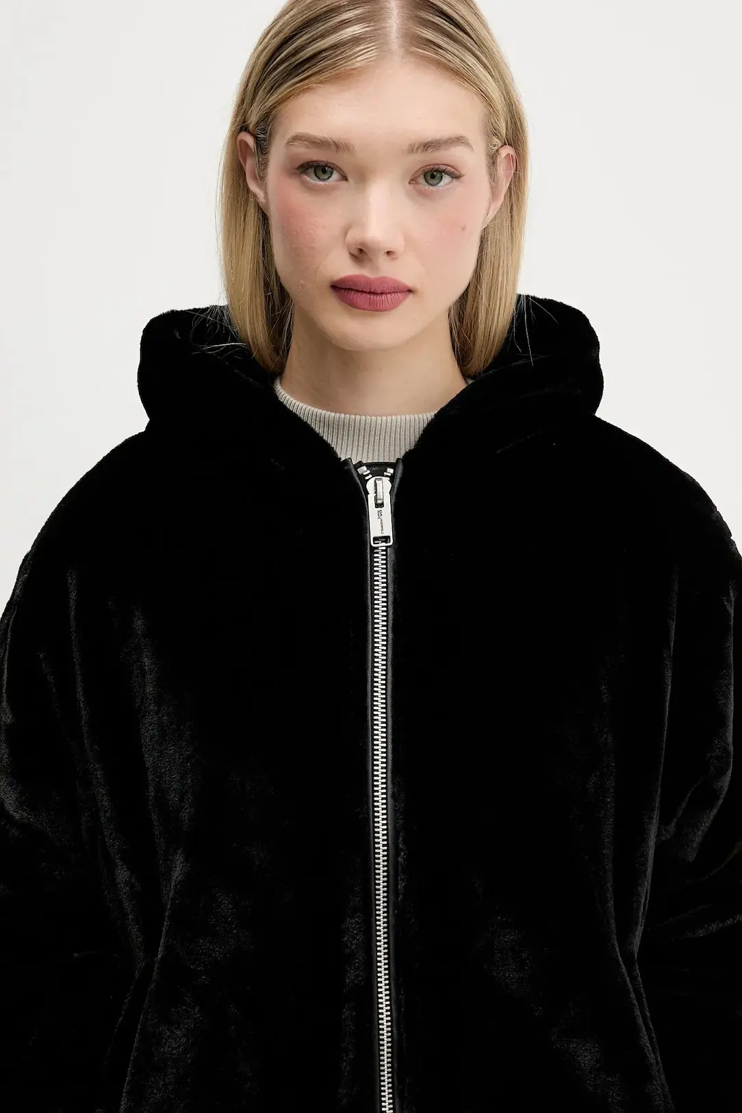 Куртка зимняя женская