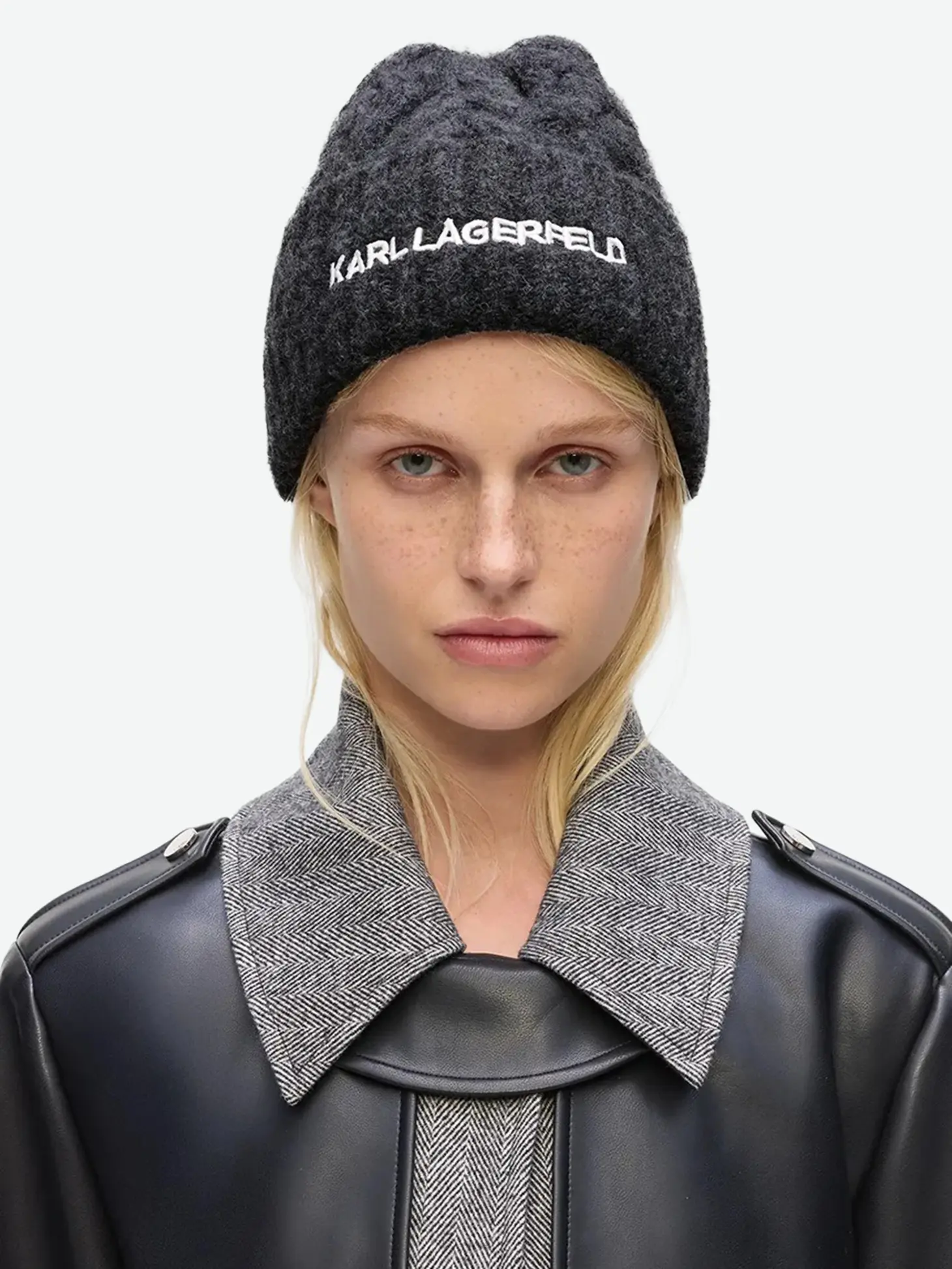 Шапка женская