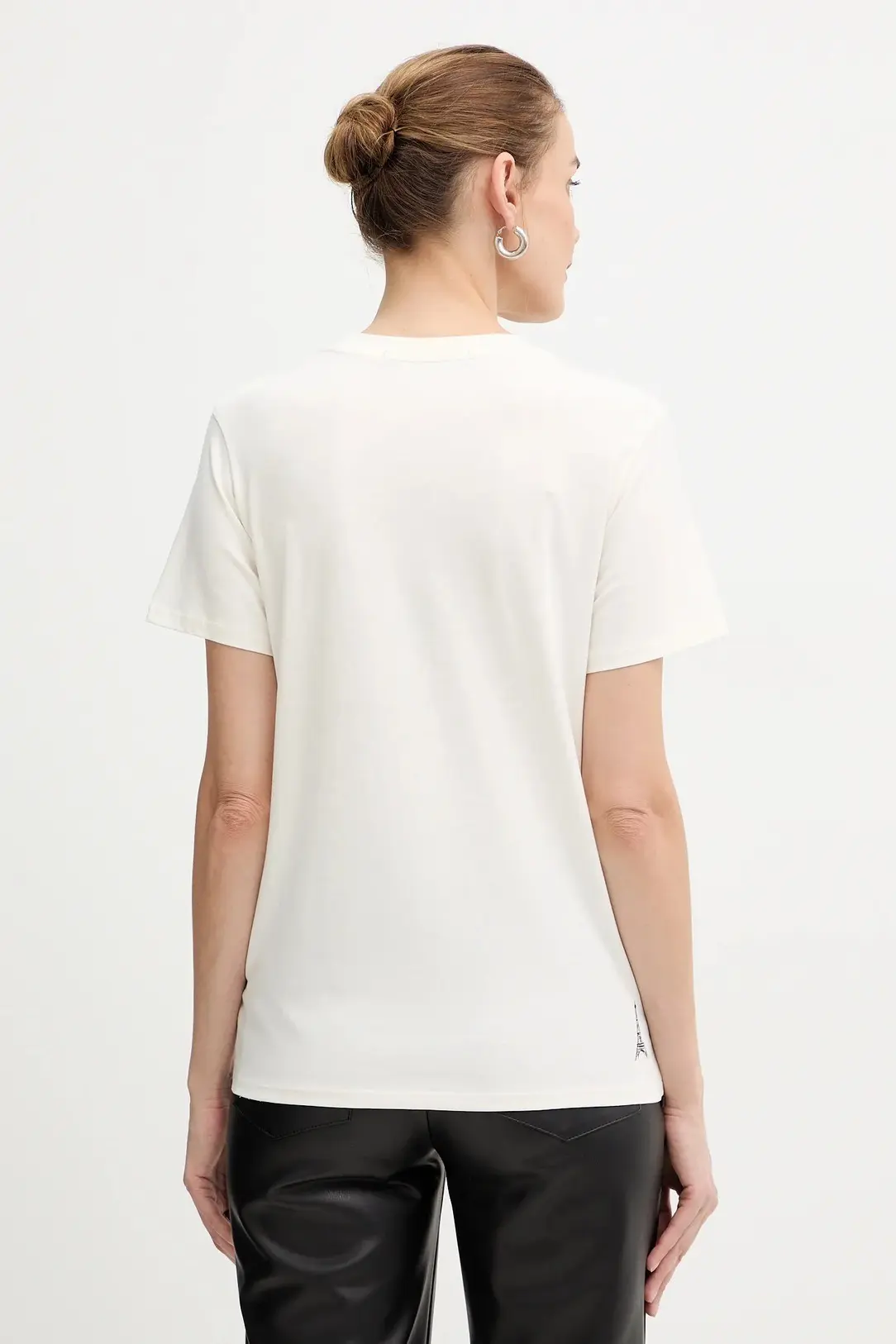 Футболка женская