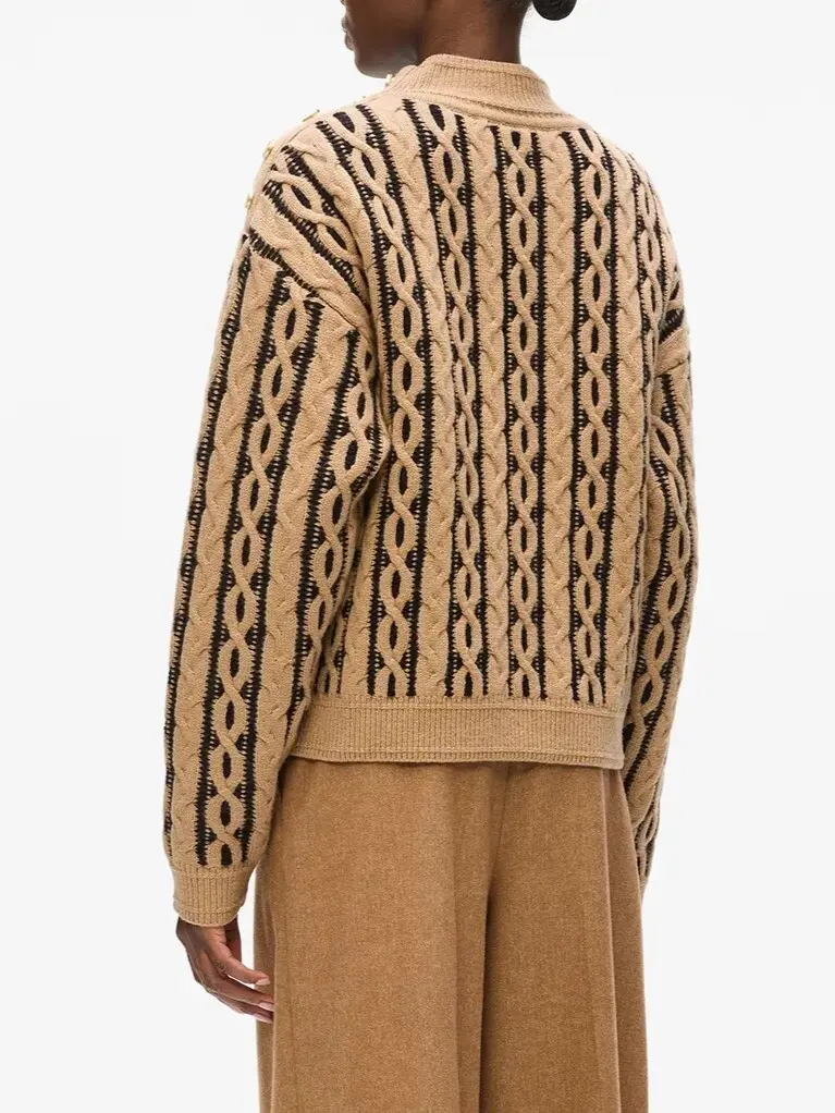 Свитер женский