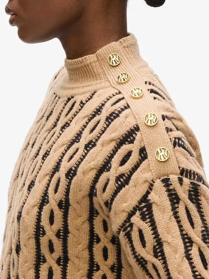 Свитер женский