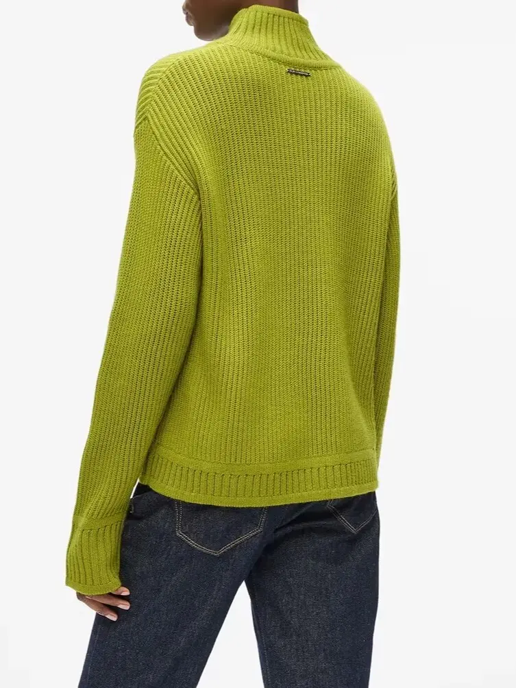 Свитер женский