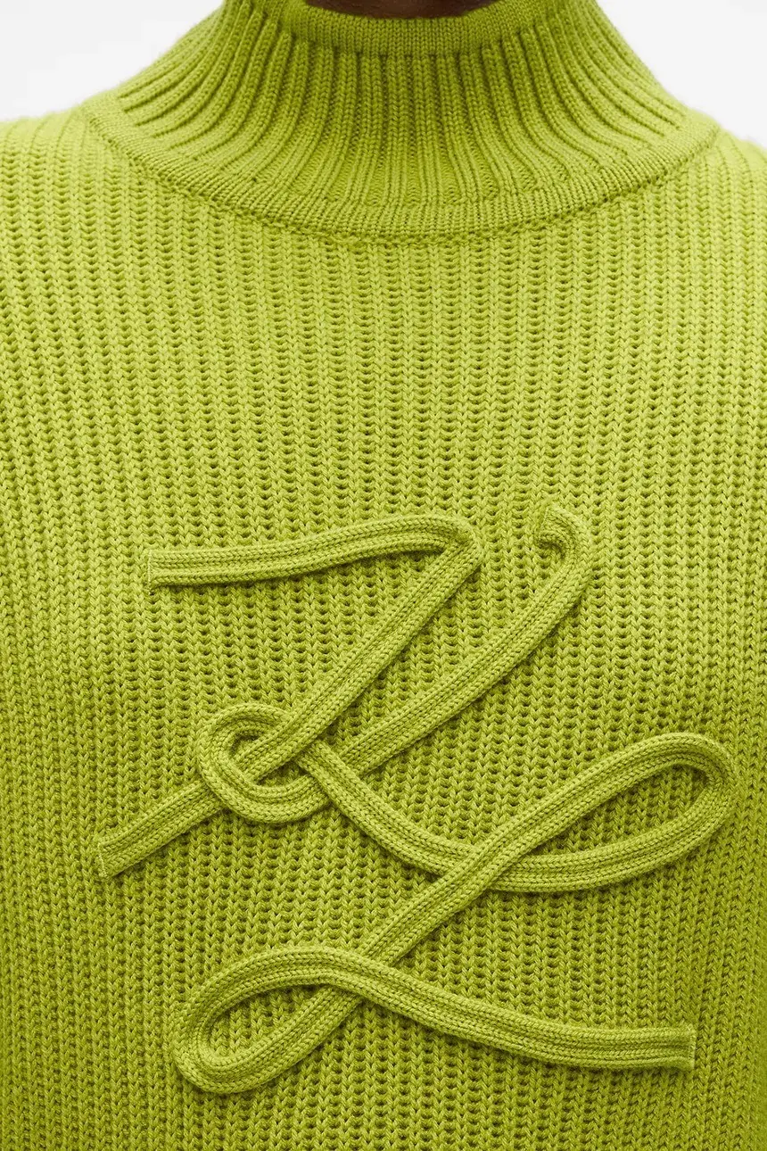 Свитер женский