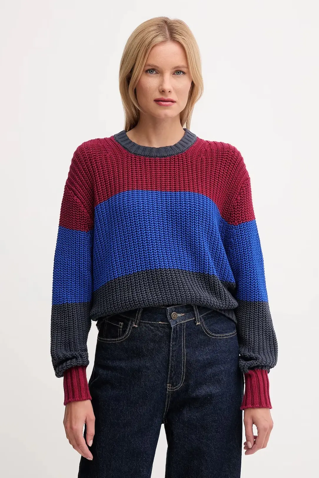 Свитер женский