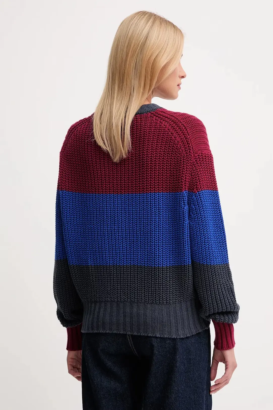 Свитер женский