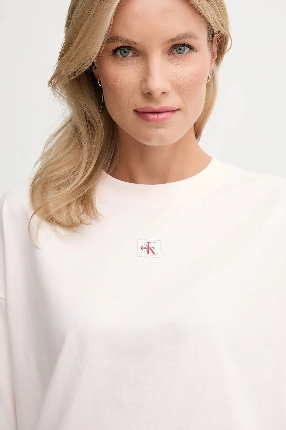 Футболка женская