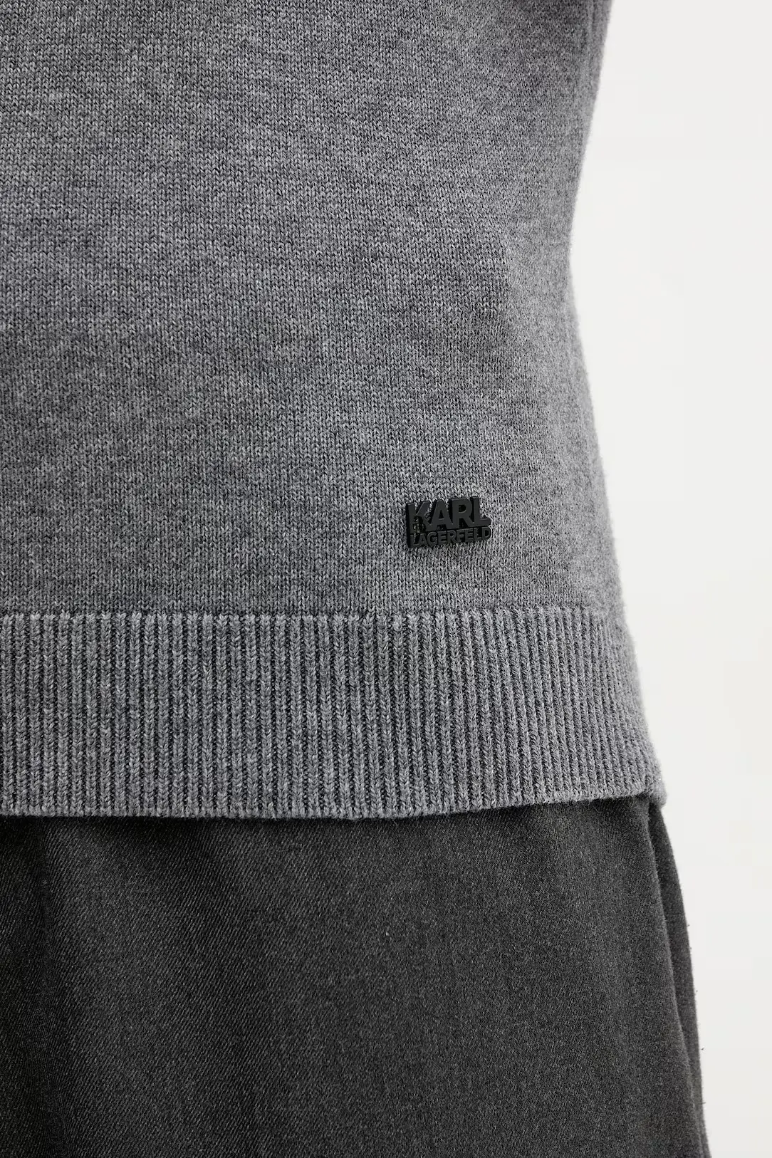 Свитер мужской