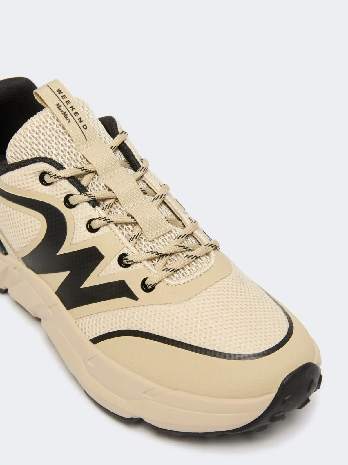 Кроссовки женские