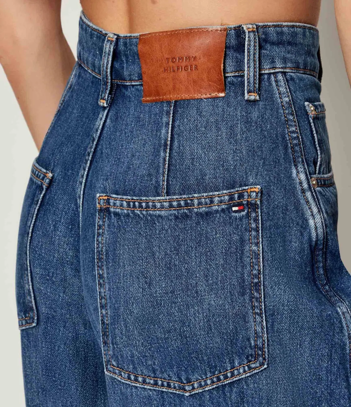 Джинсы широкие и клеш женские