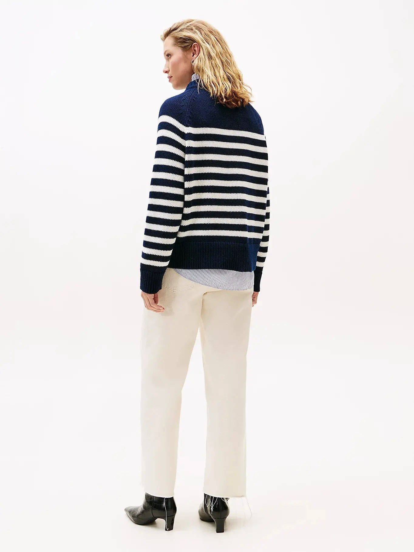 Свитер женский